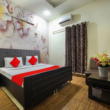 Oyo Flagship Hotel Le Aley Regency 卢迪亚纳 外观 照片