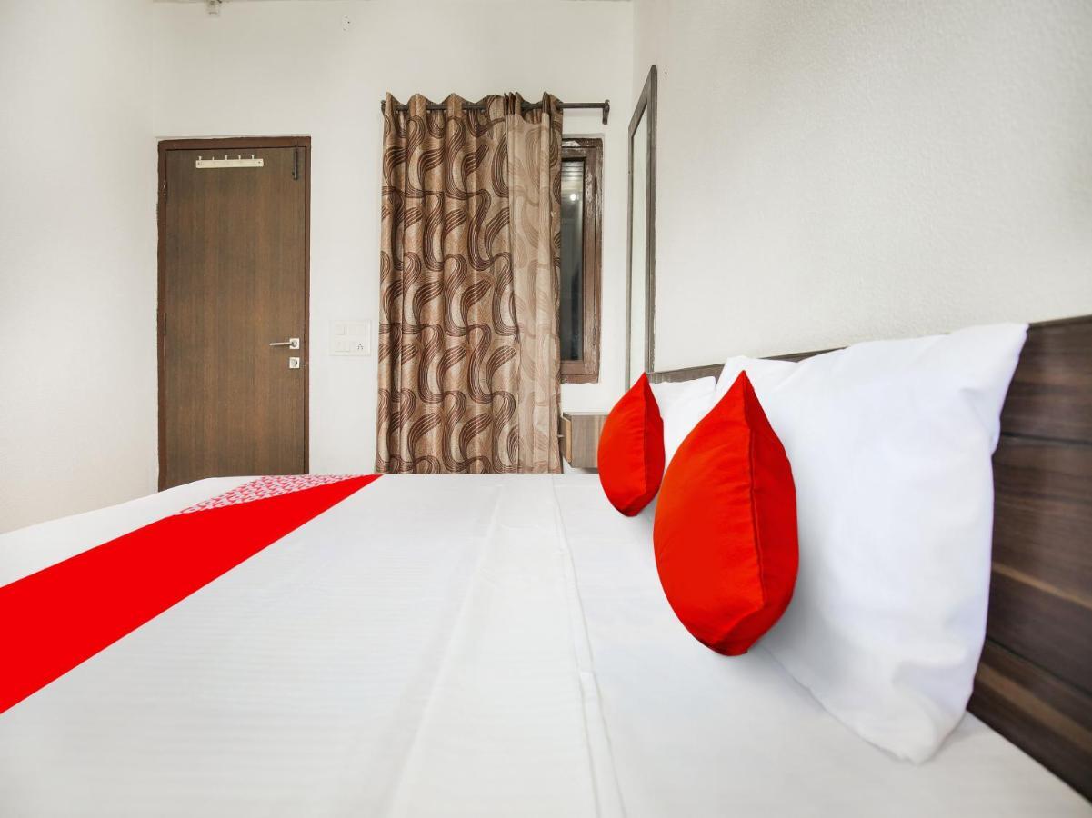 Oyo Flagship Hotel Le Aley Regency 卢迪亚纳 外观 照片