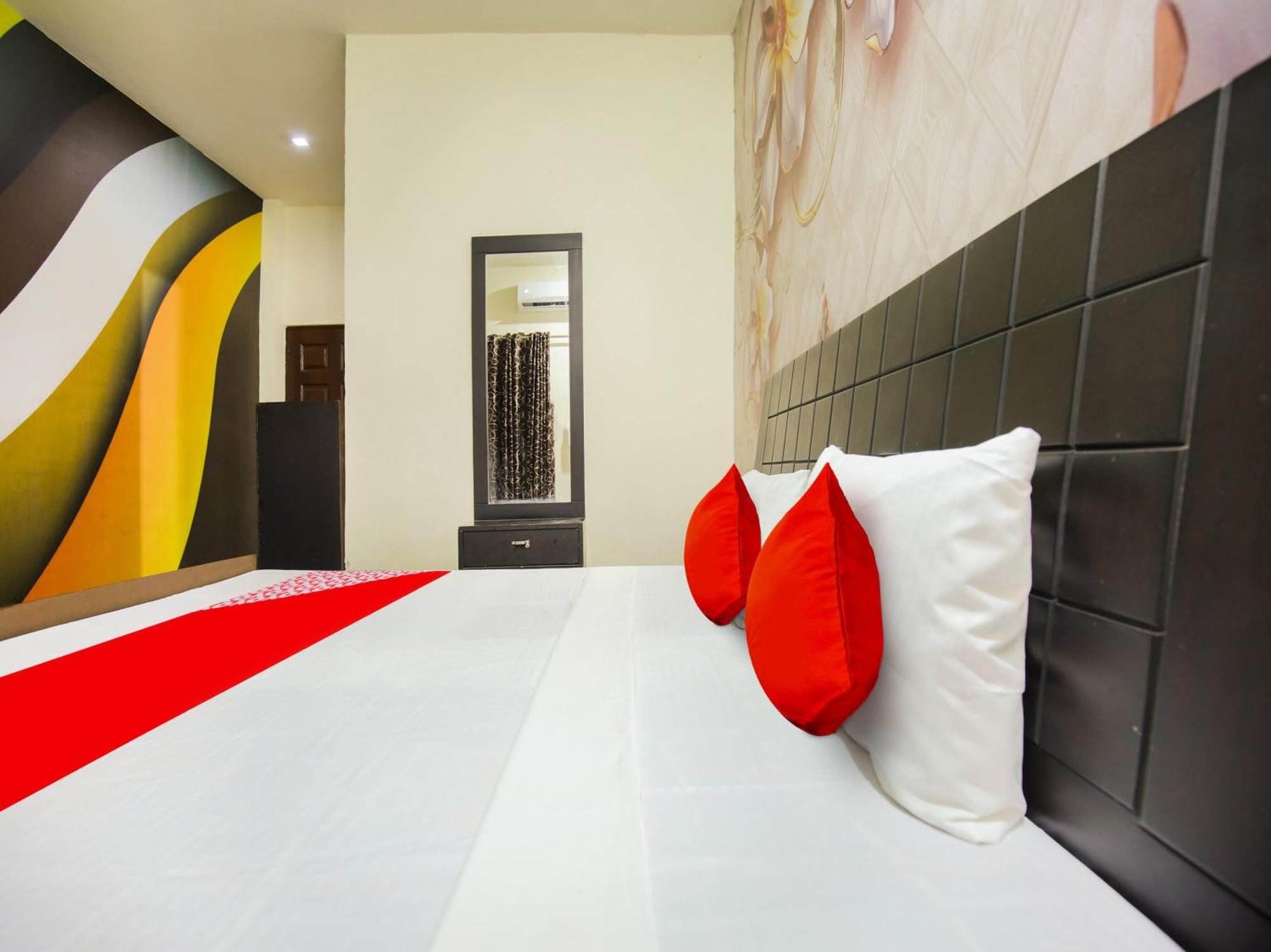 Oyo Flagship Hotel Le Aley Regency 卢迪亚纳 外观 照片