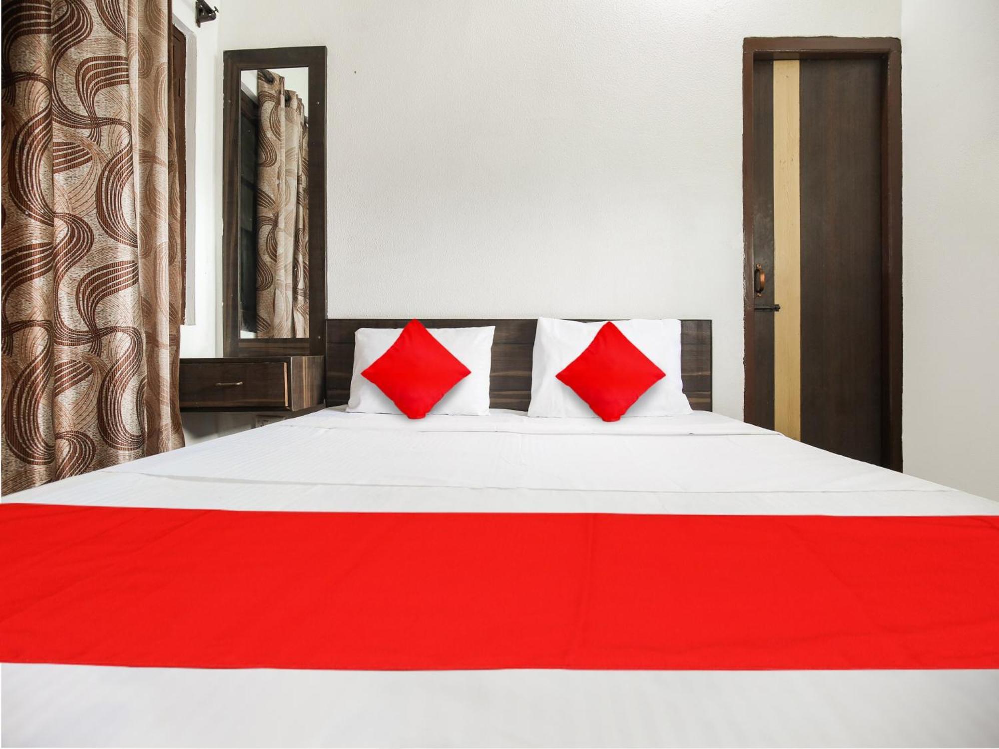 Oyo Flagship Hotel Le Aley Regency 卢迪亚纳 外观 照片