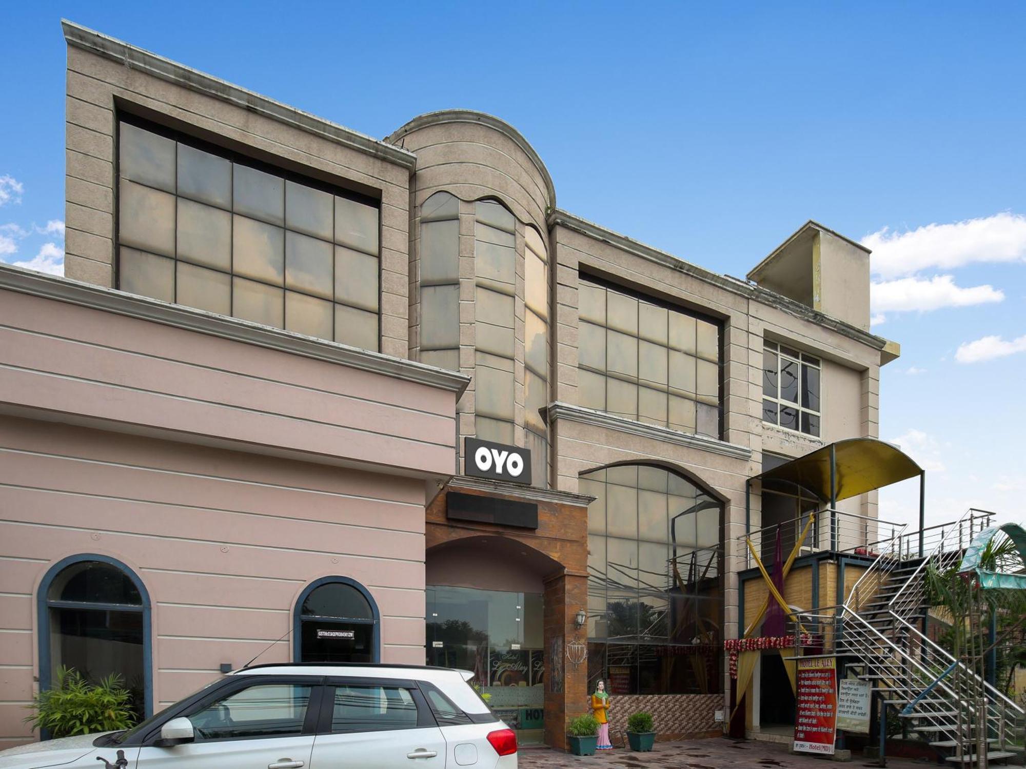 Oyo Flagship Hotel Le Aley Regency 卢迪亚纳 外观 照片