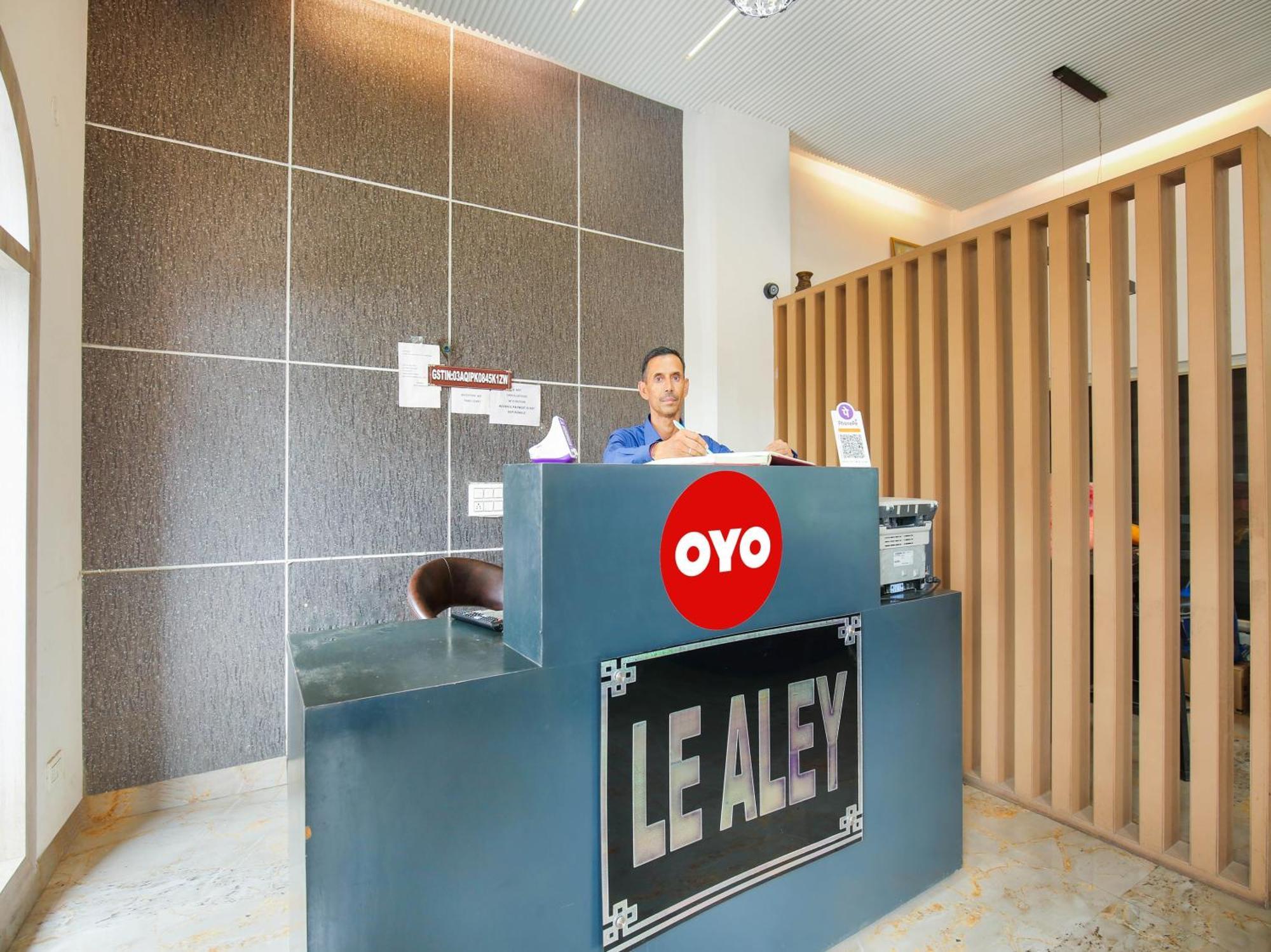 Oyo Flagship Hotel Le Aley Regency 卢迪亚纳 外观 照片