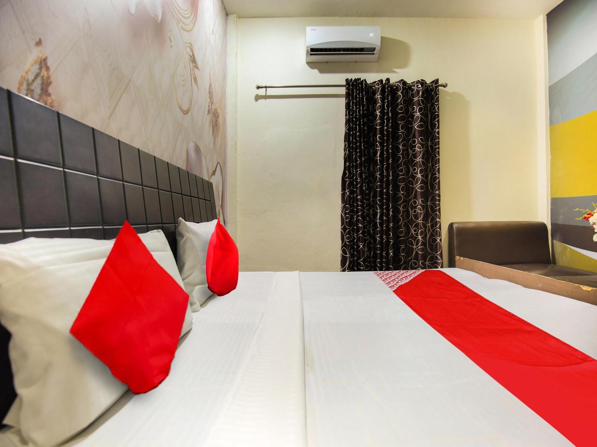 Oyo Flagship Hotel Le Aley Regency 卢迪亚纳 外观 照片
